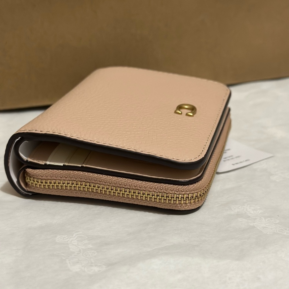 Coach Essential Billfold Wallet In Colorblock - Picture 5 of 7